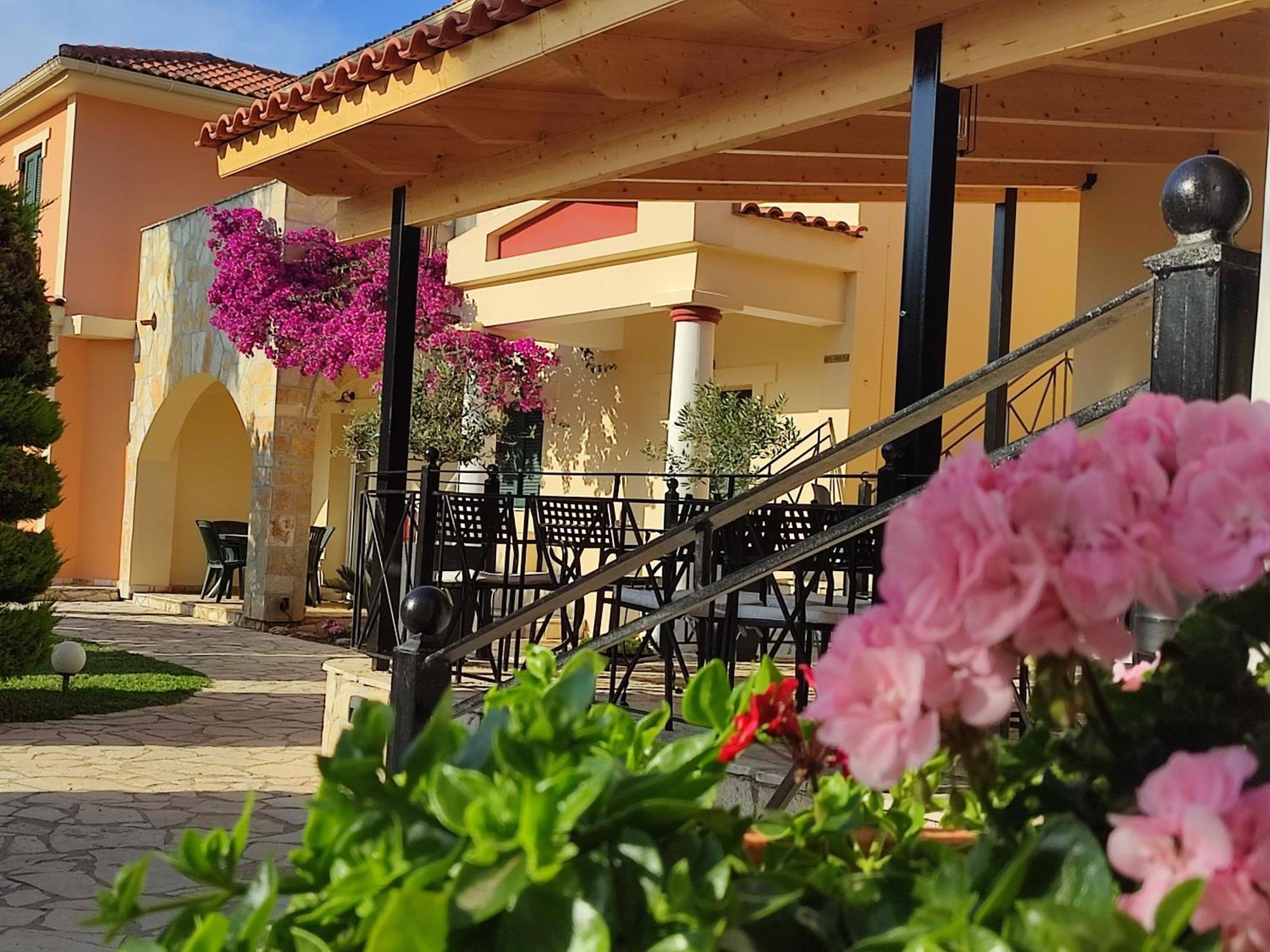 Elanthi Village Apartments Kalamaki  Exterior photo